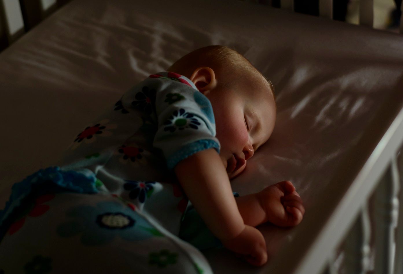 Elektroniczna niania skanowała łóżeczko i pokój śpiącego dziecka