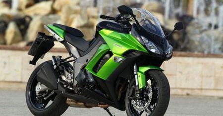 Dwa nieoznakowane Kawasaki dla łódzkiej policji