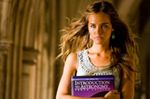 ''Careful What You Wish For'': Isabel Lucas romansuje z nastolatkiem