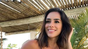 Skradnie show podczas meczu Ligi Mistrzów? Seksowna "koleżanka" Neymara jest w Paryżu