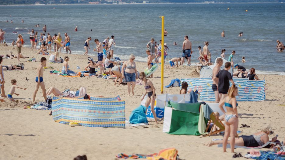 Polacy chcą oszczędzić nad Bałtykiem. Teraz tak szukają noclegów
