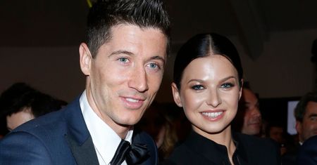 Dzióbek Anny Lewandowskiej i uradowany Robert świętują 8. ROCZNICĘ ŚLUBU wspólnym zdjęciem: "JESTEM SZCZĘŚCIARZEM" (FOTO)