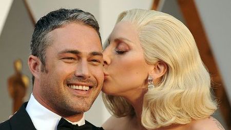 Artystka zachwyciła śnieżnobiałą kreacją