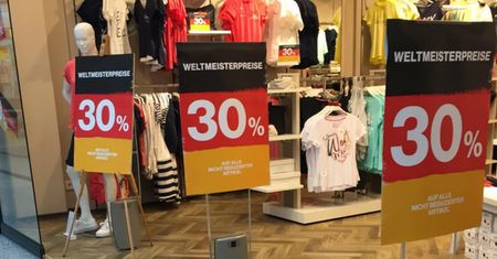 Letnie wyprzedaże w Niemczech, obniżki nawet o 85 proc. A jak jest w Polsce?