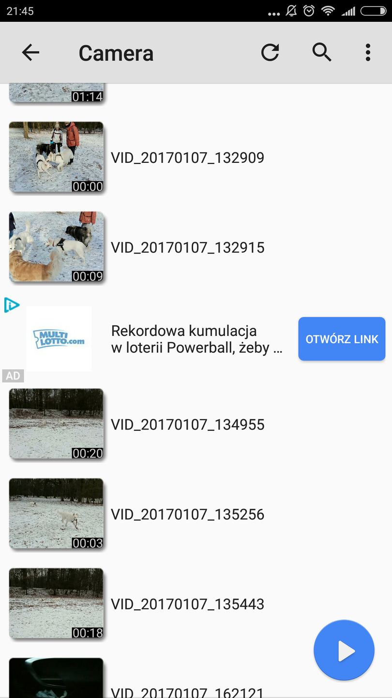 Z takimi reklamami jak tu widoczna nawet nie wypada walczyć