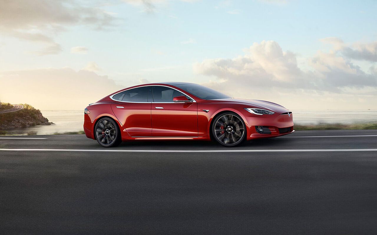 Tesla Model S niedawno została odświeżona
