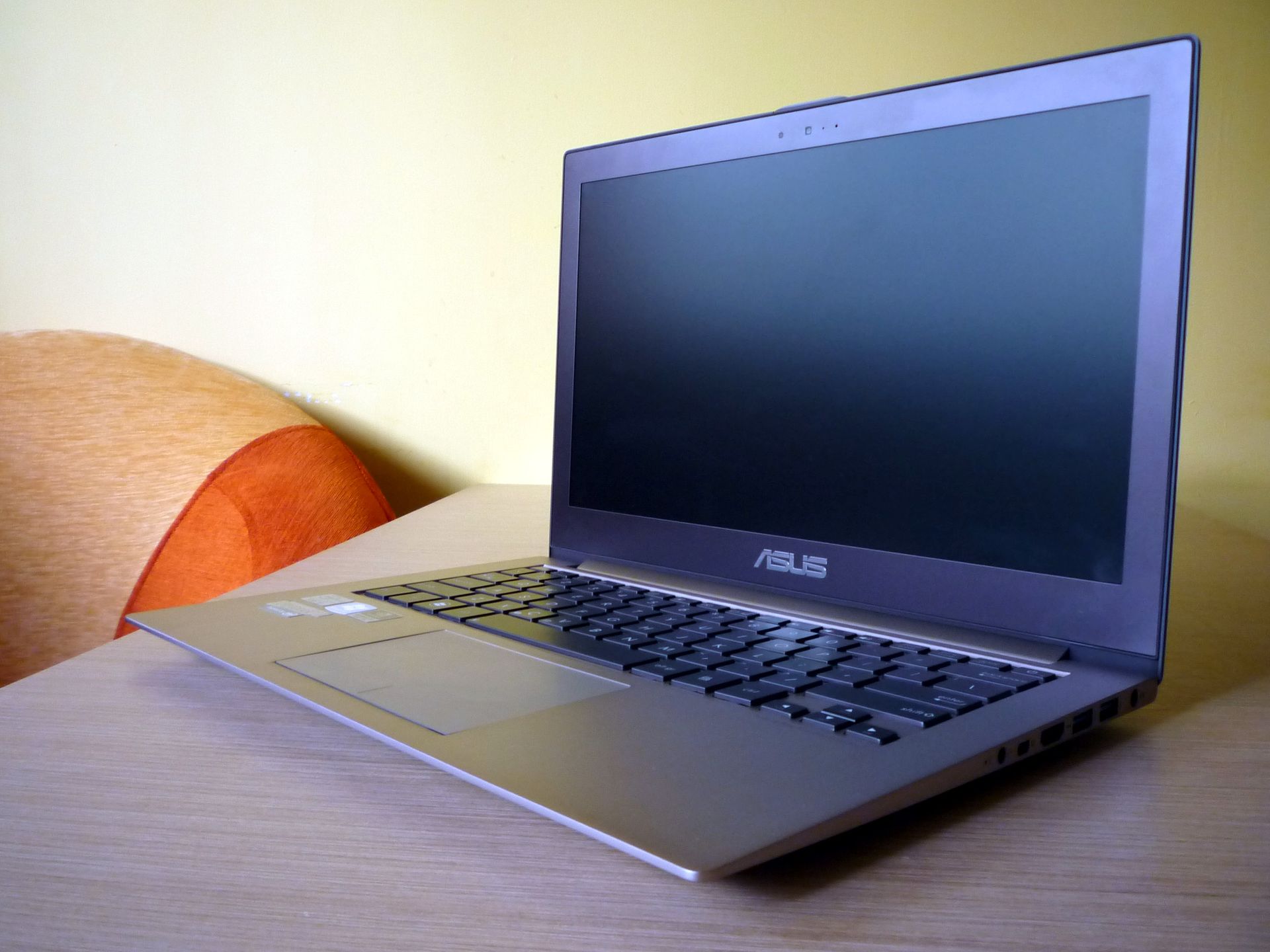 Asus Zenbook Prime UX32VD – niesamowity. Miał być [test] 26