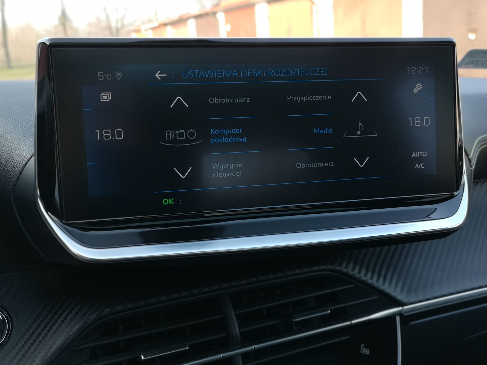 Peugeot 208 GT Line: wirtualne zegary 3D oraz obsługa systemu 29