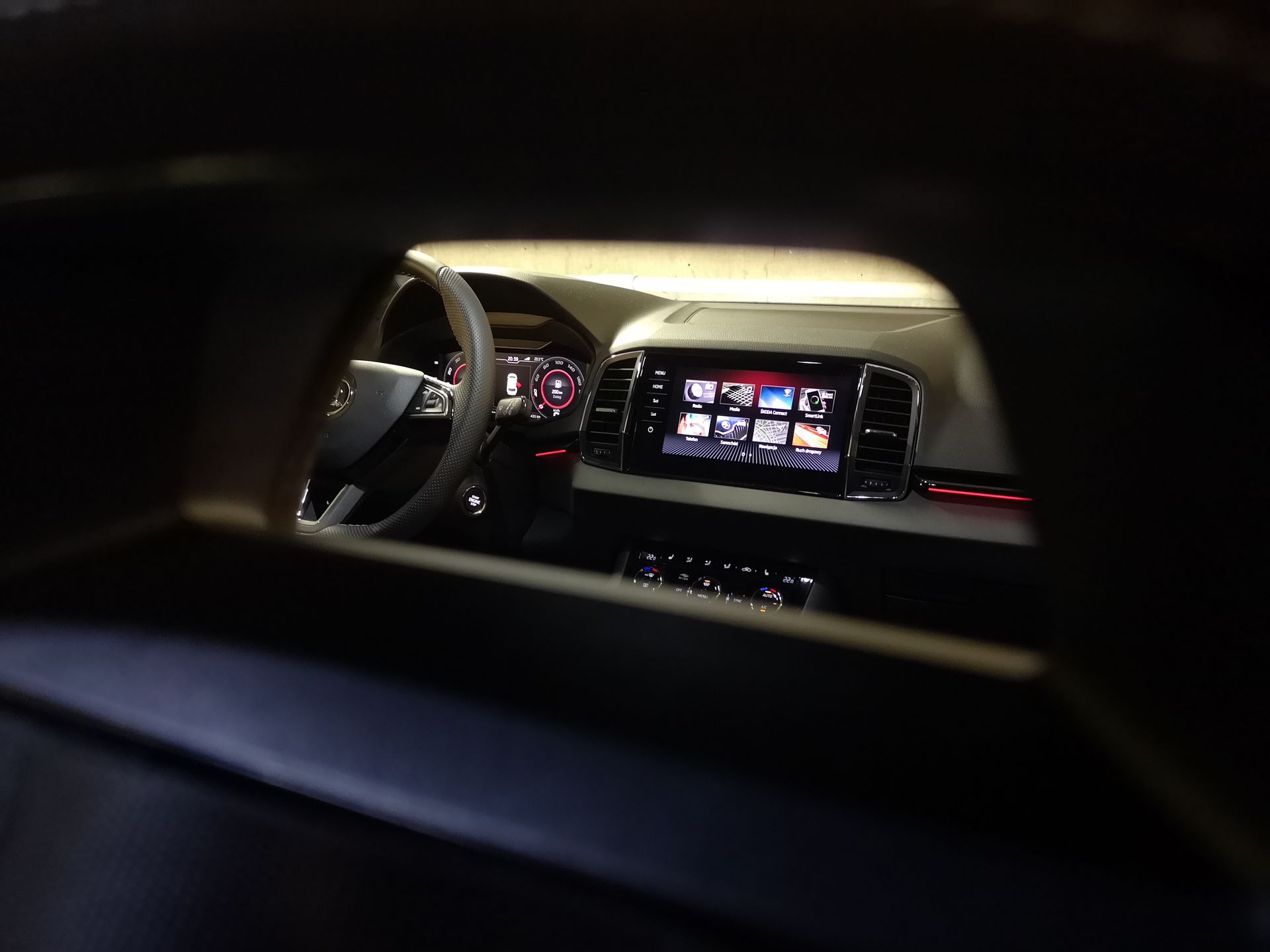 Skoda Karoq: Adaptacyjne zawieszenie, audio Canton i (prawie) zdalny dostęp do auta 7