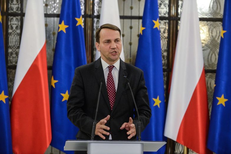 Rozbiór Ukrainy? Sikorski przeprasza za swoje zachowanie i zmienia front