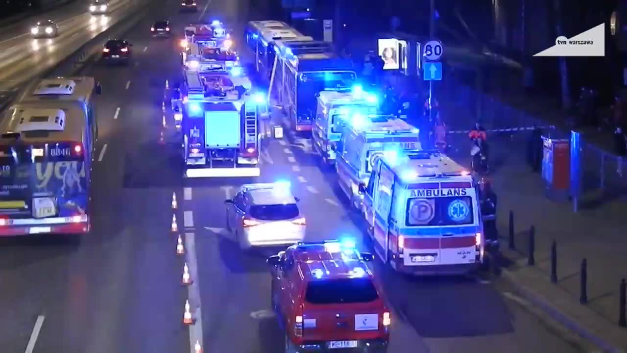 Zderzenie dwóch autobusów w Warszawie. Osiem osób trafiło do szpitala