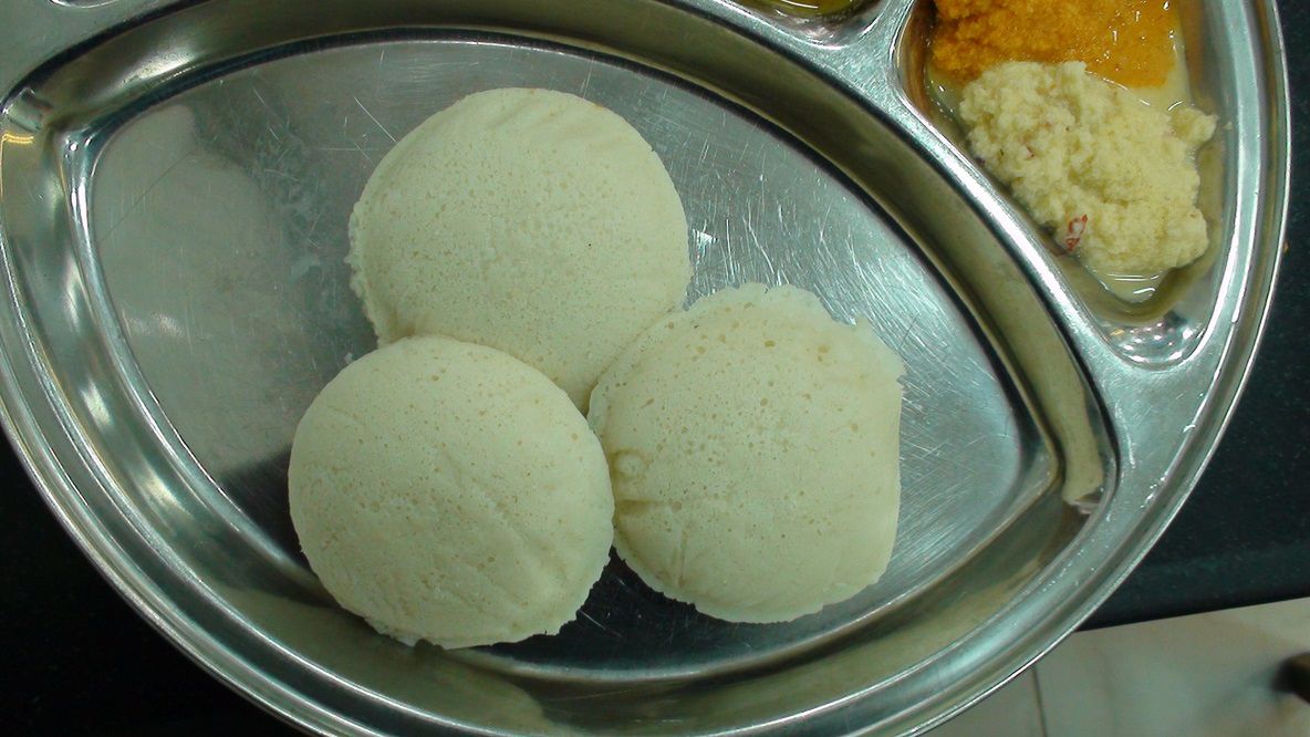 Przez ten posiłek budzisz się zmęczony. Biolog ma dla ciebie 3 złote rady