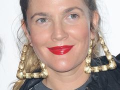 Niefortunny makijaż Drew Barrymore