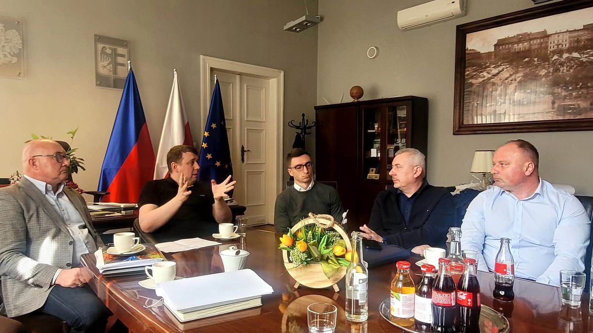 Spotkanie działaczy Ruchu Chorzów z zarządzającymi Chorzowem w sprawie nowego stadionu