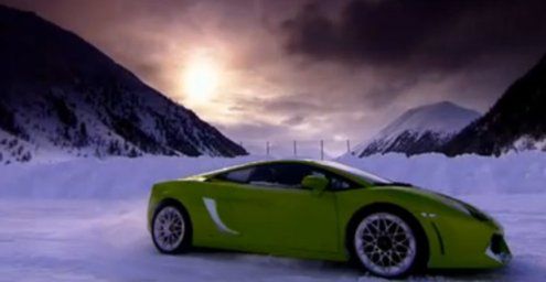 Gallardo LP560-4 na śniegowym puchu