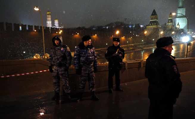Dwa pistolety znalezione w pobliżu miejsca zabójstwa Niemcowa