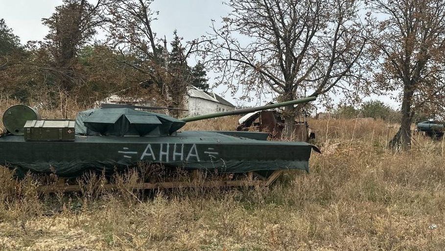Rosyjska niezbyt udana makieta czołgu T-72.
