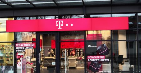 Roaming w UE za darmo? Nie do końca. Sprawdź, ile zapłacisz za wakacyjne rozmowy