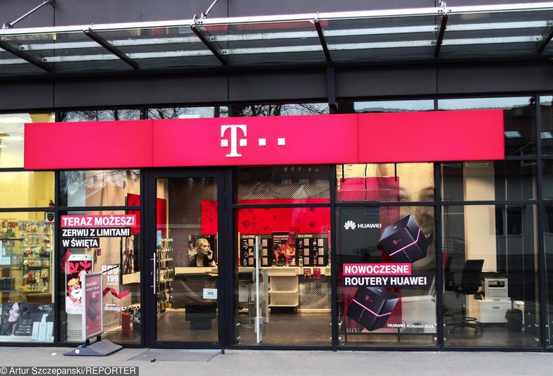Przychody T-Mobile spadły przez zmiany w roamingu.