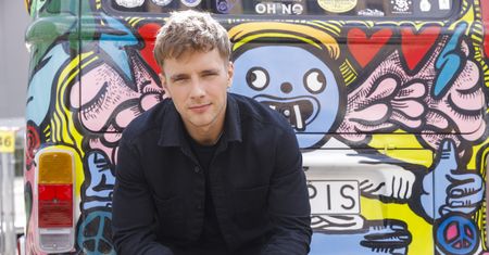 Maciej Musiał zrzucił koszulkę. No i się zaczęło