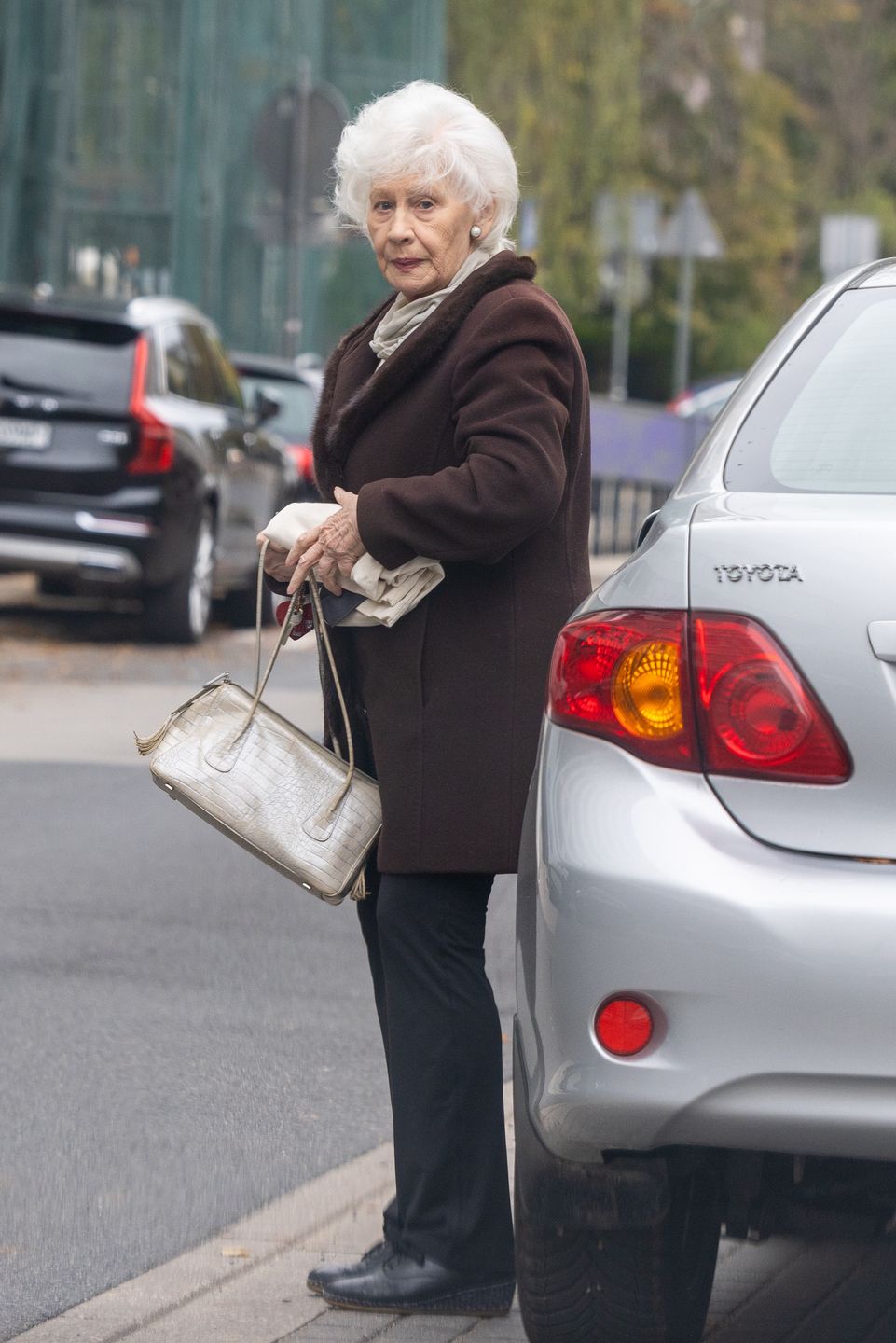 Krystyna Loska samodzielnie załatwia sprawy na mieście