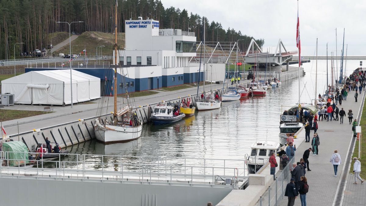 Otwarty Kana? ?eglugowy przez Mierzej? Wi?lan?
18.09.2022 Nowy Swiat Kanal zeglugowy przez Mierzeje Wislana otwarty 
Fot. Wojciech Strozyk/REPORTER
Wojciech Strozyk/REPORTER