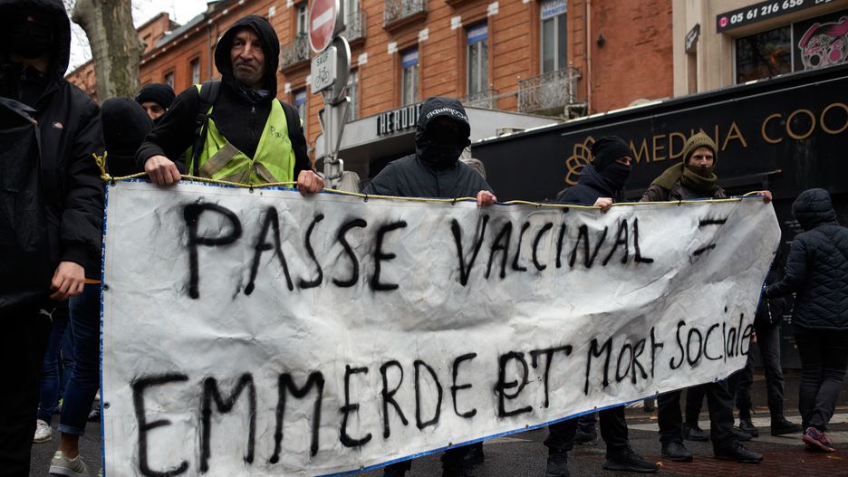 Protesty we Francji przeciwko paszportom covidowym
