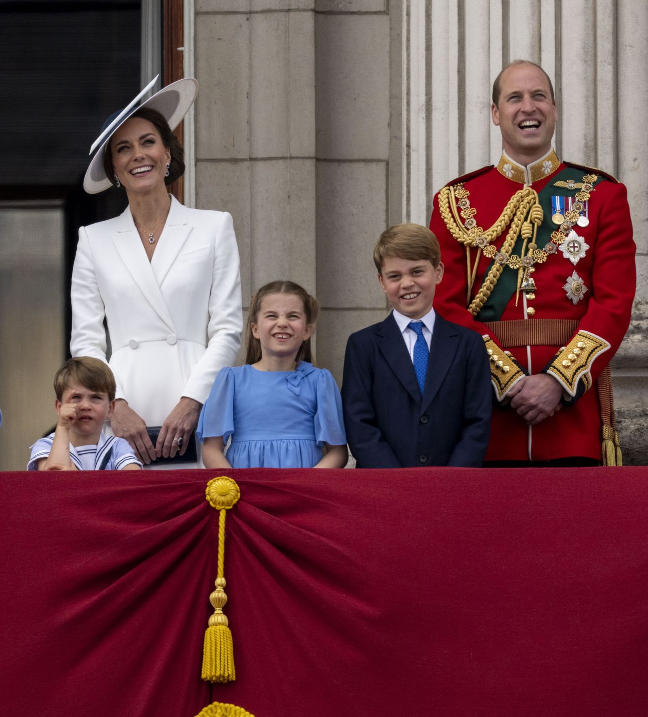 Kate Middleton i książę William z dziećmi