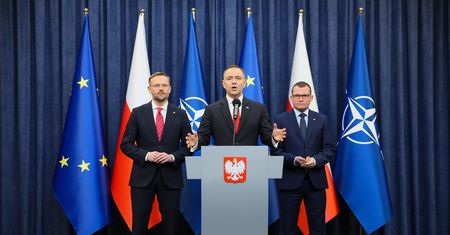 "Będzie trudno". Rząd szykuje scenariusze na kolejne wojny z prezydentem