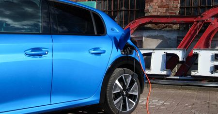 Fiat z kablem jak od odkurzacza. To będzie rozwiązanie awaryjne