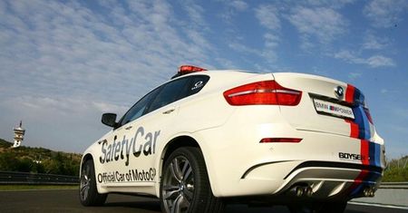 BMW X6 M Safety Carem wyścigów MotoGP