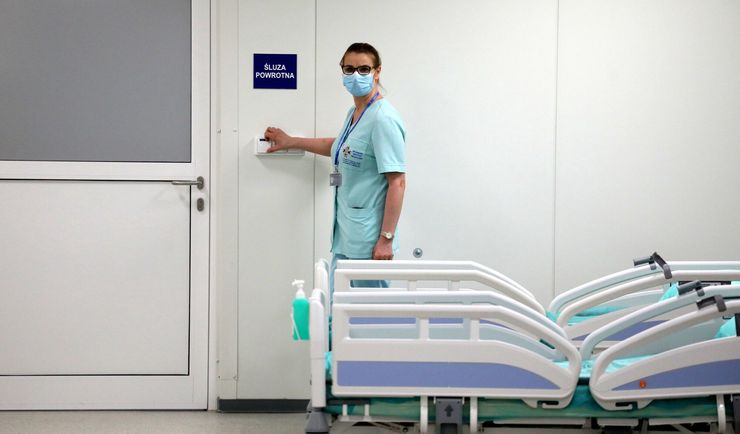 Koronawirus w Polsce. Prawie połowa zajętych covidowych łóżek dla dzieci