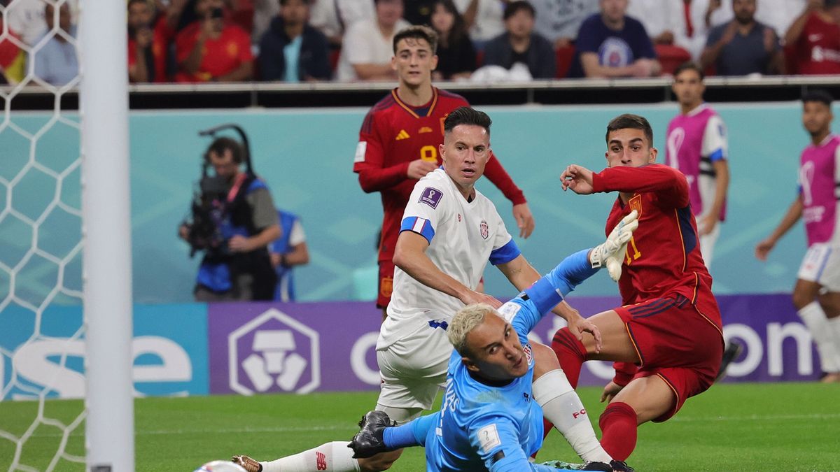 Ferran Torres strzela gola na 4:0 w meczu Hiszpania - Kostaryka
