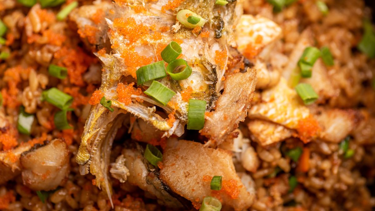 Pieczony ryż z kurczakiem.