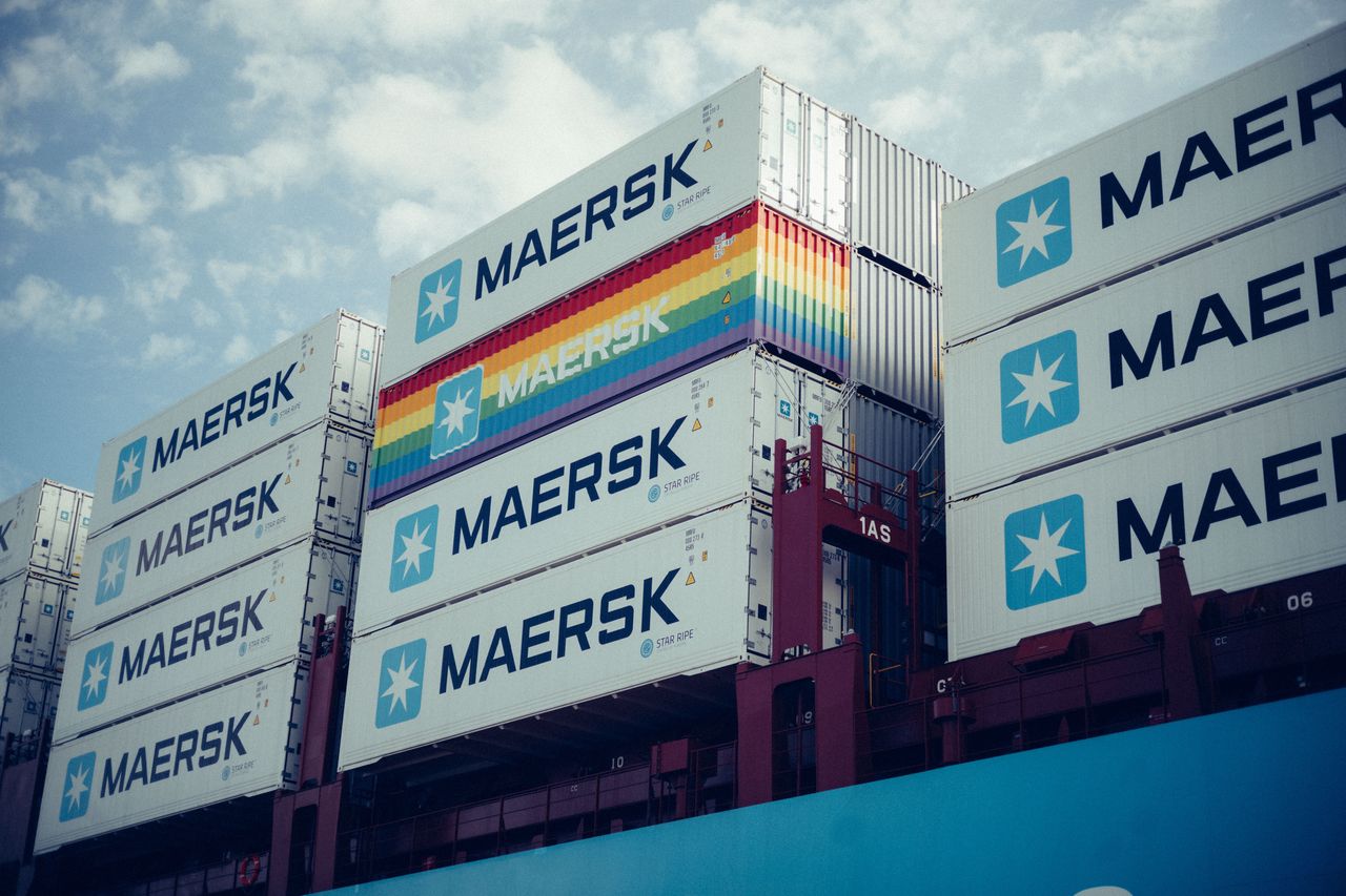 Maersk will complete the layoff process in the coming months. Up to 10,000 people will lose their jobs.