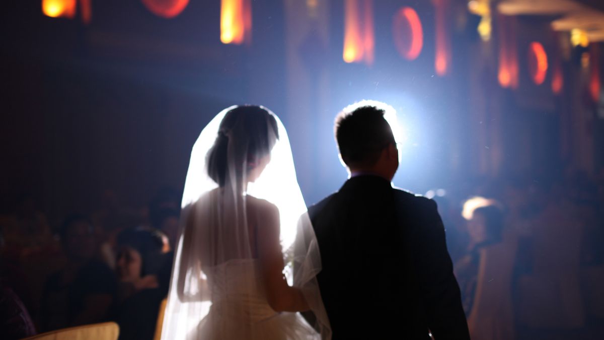 Getting married
Bride and groom at wedding ceremony.
@mr.jerry