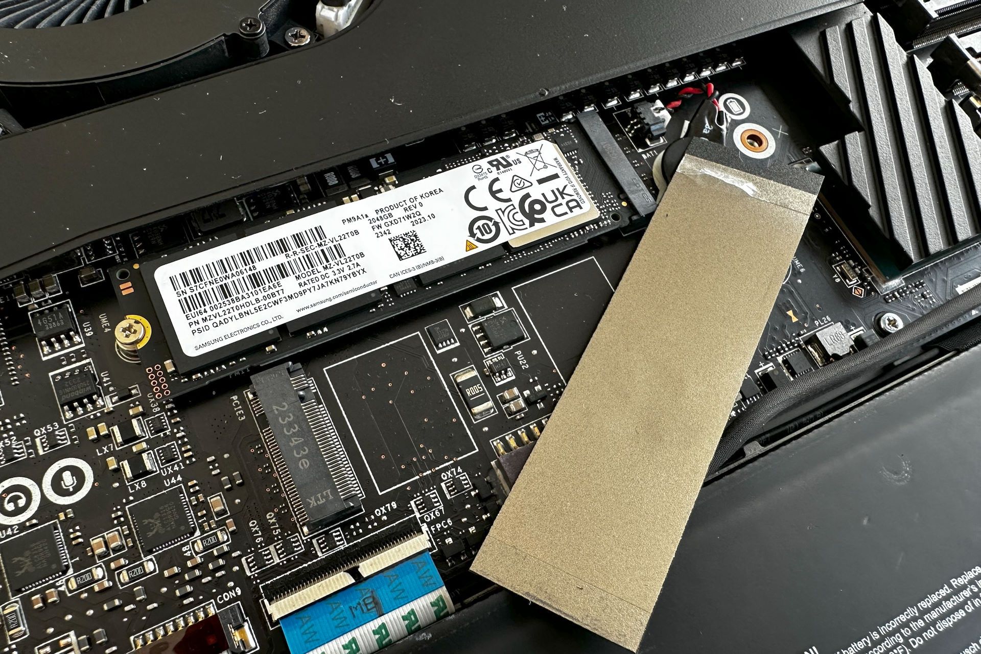 MSI Titan 18 HX A14V - SSD