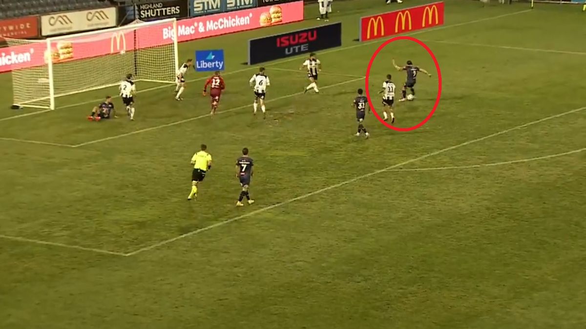 Twitter / @WgtnPhoenixFC / Na zdjęciu: gol Oskara Zawady