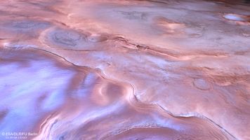 Thyles Rupes na zdjęciach Mars Express. Skąd te purpurowe barwy?