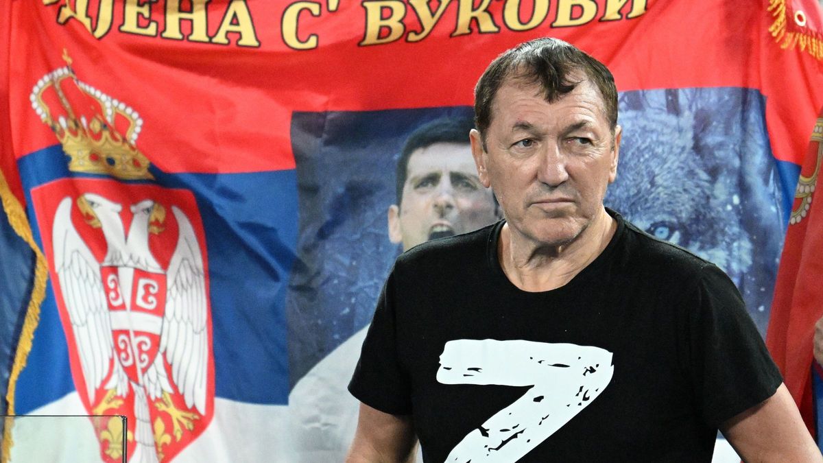 PAP/EPA / Lukas Coch / Na zdjęciu: kibic na meczu Djoković - Rublow