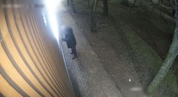 Iława: 36-latek zniszczył elewacje dwóch budynków