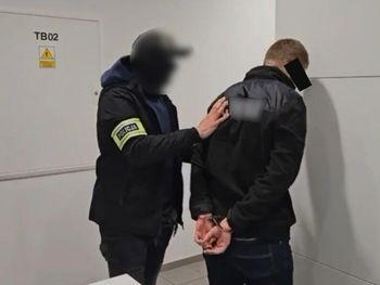 Łódź: Wrzucił do sieci grafikę, namierzyli go i przeszukali mieszkanie