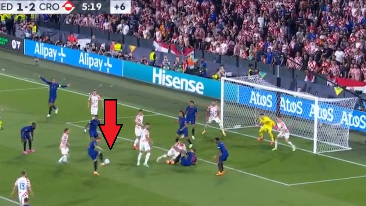 Twitter / Polsat Sport / Na zdjęciu: uderzenie Noa Langa