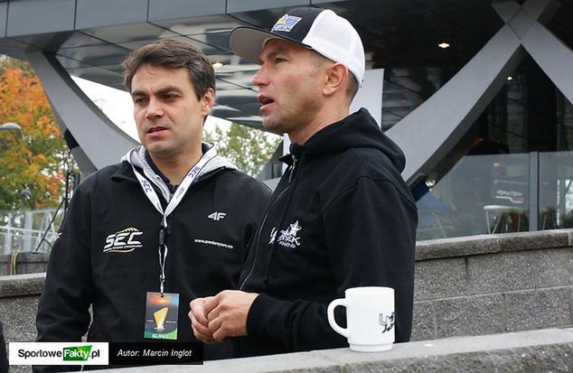 - Pracujemy nad tym, by wprowadzić narzędzie, które pozwoli wygenerować dodatkowe środki dla klubów - wyjaśnił Krużyński