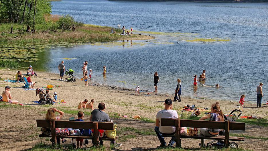 Plaża nad jeziorem