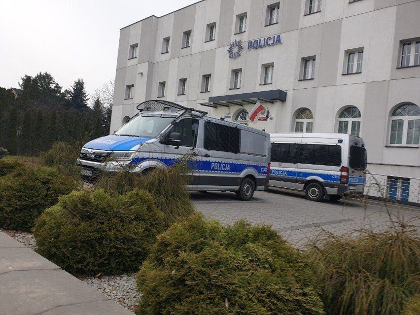 Policja z Aleksandrowa Kujawskiego ostrzega: jak unikać pułapek handlu ludźmi