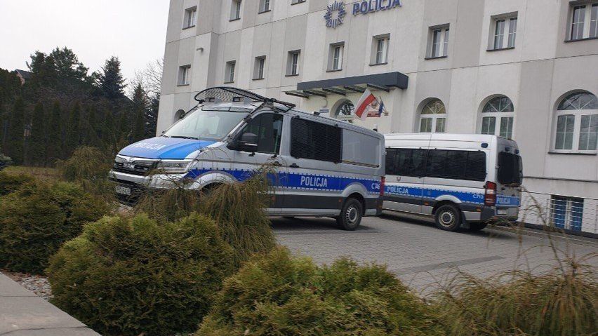 Policja z Aleksandrowa Kujawskiego ostrzega: jak unikać pułapek handlu ludźmi