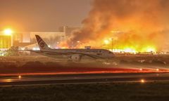 Łuna nad lotniskiem. Ogromny pożar w stolicy Bangladeszu