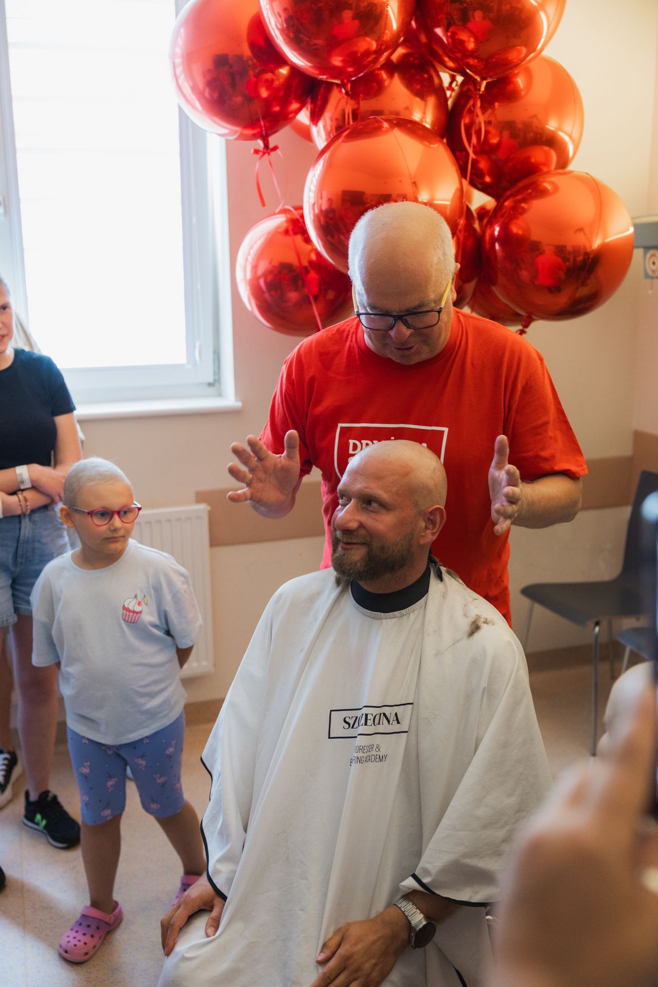 Bartek Jędrzejak zgolił włosy w szczytnym celu 