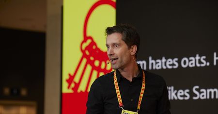 Polityczna poprawność to problem dla AI. Nawet dla Chin postęp jest ważniejszy niż cenzura